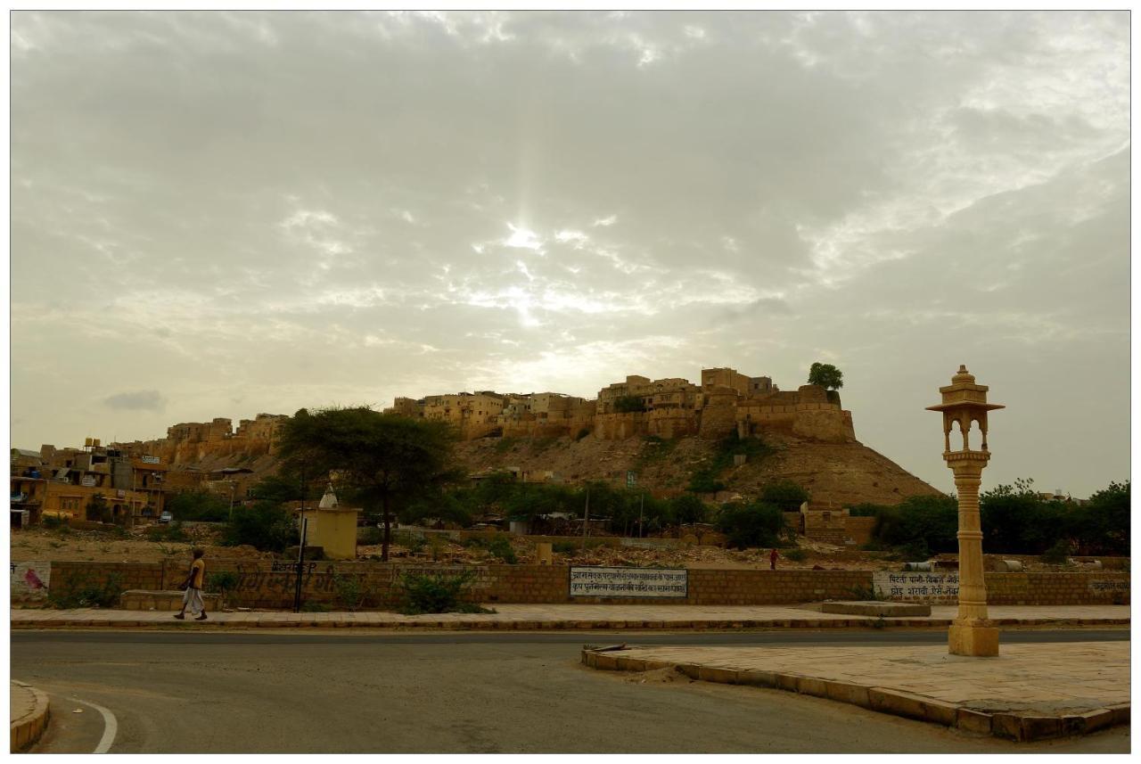 Hotel Sky Plaza - Best Ever View Of Jaisalmer Fort Exterior foto